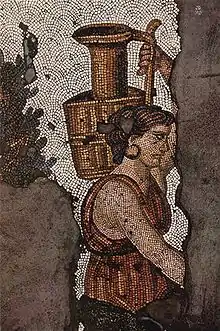 Mosaïque de pavement – Femme portant une cruche (vers Ve&nbsp;siècle)