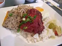 Cơm tấm sườn bì chả.