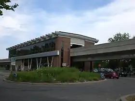 Station vue de l'extérieur