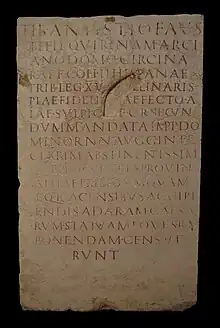 dé de piédestal du procurateur de la Lyonnaise Tiberius Antistius Marcianus, CIL XIII, 1680. Musée Lugdunum.