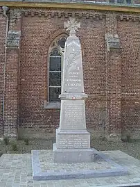 Le monument aux morts.