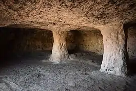 Piliers (grotte n°14).