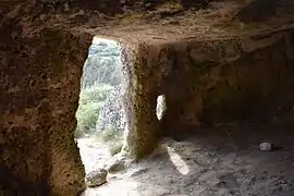 Entrée de la grotte n°7.