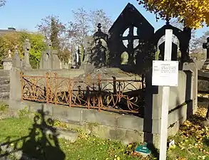 28. tombe de la famille Dehon.