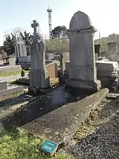 30. tombe de Joseph Cotteau, qui a fait fonction de maire lors de la venue de Louis XVIII en 1815.,