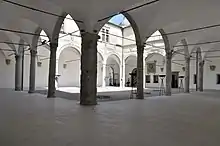 quadriportique du Palais ducal.