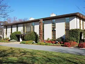 Haut-commissariat à Canberra.