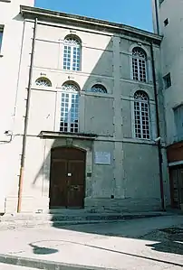 L'extérieur de la synagogue de Carpentras.