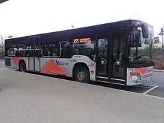 Le S 415 NF no&nbsp;886 du réseau Valoise à la gare routière d'Herblay.