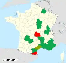 Carte des départements français en 1947. En vert, ceux qui célèbrent les Soufflaculs uniquement : la Dordogne, le Lot, les Ardennes, l'Yonne, la Nièvre, le Jura, l'Ain, la Haute-Loire, l'Ardèche, le Gard, le Vaucluse, les Alpes de Haute Provence, les Hautes Alpes, les Bouches du Rhône, le Var, les Alpes Maritimes, l'Aude. En orange, celui qui célèbre les Soufflaculs et la danse du feu aux fesses (« Tiou-Tiou ») : l'Hérault. En rouge, ceux qui célèbrent la danse du feu aux fesses uniquement : les Pyrénées-Orientales et le Puy de Dôme.