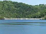 La partie nord de la retenue de Castelnau-Lassouts avec ses déversoirs.