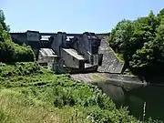 Les deux évacuateurs de crue du barrage nord.