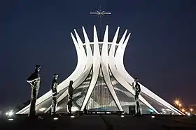 Cathédrale de Brasilia (Oscar Niemeyer, 1960)
