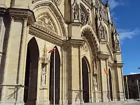 Portail à festons d'inspiration médiévale, XVIIIe siècle- XIXe siècle).