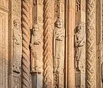 Prophètes de l'ancien testament à l'entrée de la cathédrale. De gauche à droite : Aggée, un des Zacharie (prophètes)&nbsp;, Michée et Joël (prophète). Octobre 2021.