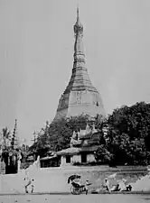 Forme la plus répandue des stûpas ou des chaityas élevés au centre des Pagodes en Birmanie.