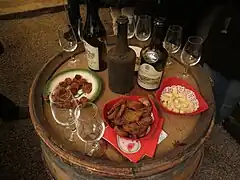 Dégustation de clavelins de vin jaune et château-chalon (AOC)