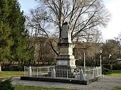 Le monument aux morts.