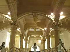 Abandon de la croisée d'ogives pour des caissons Renaissance (XVIe&nbsp;siècle).