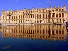 Le château de Versailles, chef-d’œuvre de l’architecture classique ou baroque du XVIIe&nbsp;siècle.