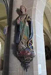 Chamboulive, statue de sainte Catherine d'Alexandrie en pierre calcaire avec peinture polychrome du XVe&nbsp;siècle.