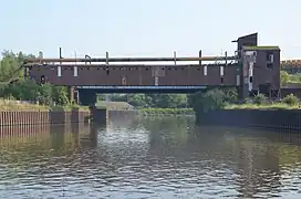 La rivière Sambre à Charleroi et la bifurcation vers le canal (2021).