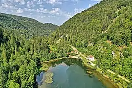 Le barrage de la Goule et sa retenue.