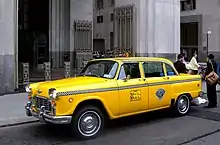 Checker Taxi utilisé par Bond pour suivre Kananga