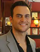 Cheyenne Jackson dans le rôle de John Henry Moore