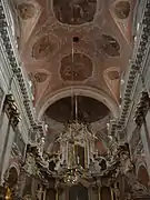 Plafond rococo de la nef.