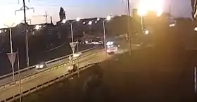 Explosion lors de l’écrasement contre un immeuble.