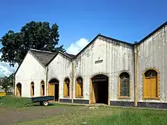 Entrepôts de cacao.