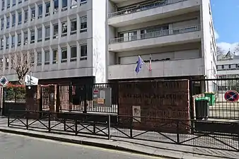 Collège aux nos&nbsp;13-15.