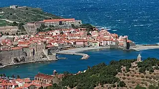Eglise ... en bas à gauche.