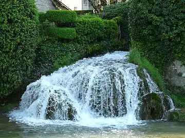 Cascade du Coly, 30&nbsp;mètres avant sa confluence avec la Vézère.