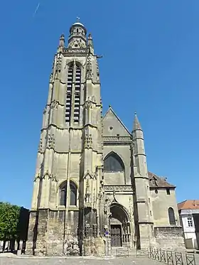 Clocher et façade occidentale.