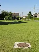 Le puits no&nbsp;3 dans son environnement.