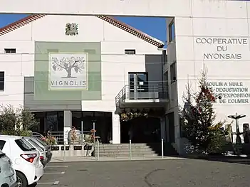 Entrée de la Coopérative du Nyonsais-Vignolis.