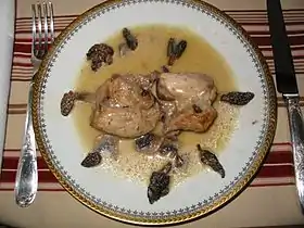 Coq au vin jaune et morilles