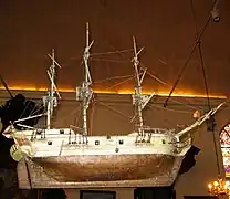 Corvette du XVIIIe&nbsp;siècle, ex-brick américain construit en 1776. Maquette ex-voto de l'église des Capucins d'Ostende, Belgique