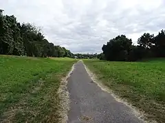 La coulée verte, au fond le centre-ville