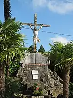 Couloumé - calvaire et monument aux morts