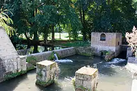 L'École à proximité du château de Courances.