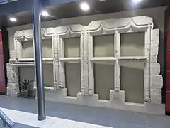 Porte et fenêtres à meneaux du XVIe&nbsp;siècle