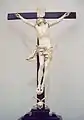 Crucifix en bois et ivoire, école française classique XVIIe&nbsp;siècle, noter le crâne, symbole et sens de Golgotha et de la vanité du monde.