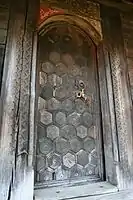 Détail de la porte d'entrée