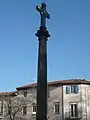 Croix en hommage aux personnes exécutées sous la Terreur sur la place Pierre-Fabre en 1794.
