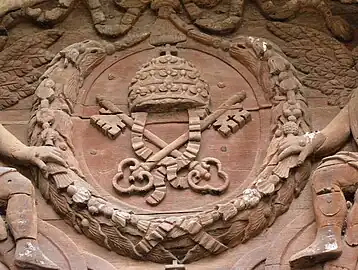 La tiare de St Pierreet les clefs pontificales