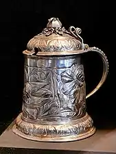 Petit broc transformé en moutardier.