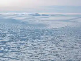 Le :David Cauldron&nbsp;(en) du glacier David.